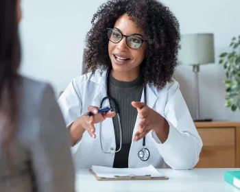 Photo HCPs: AMR page for the 2025 WAAW campaign